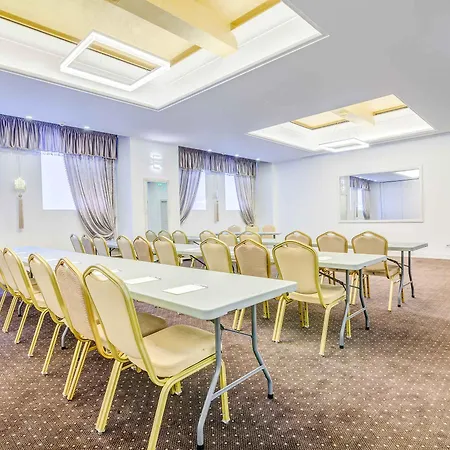 Hotel Capitol 4*