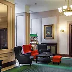 Capitol Hotell 4*