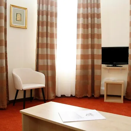 国会大厦酒店 4* 布加勒斯特