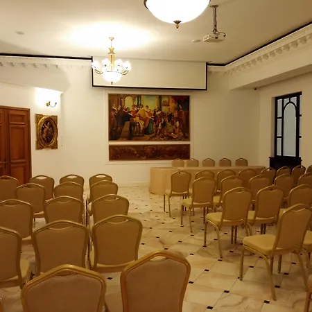 酒店 国会大厦酒店 4*