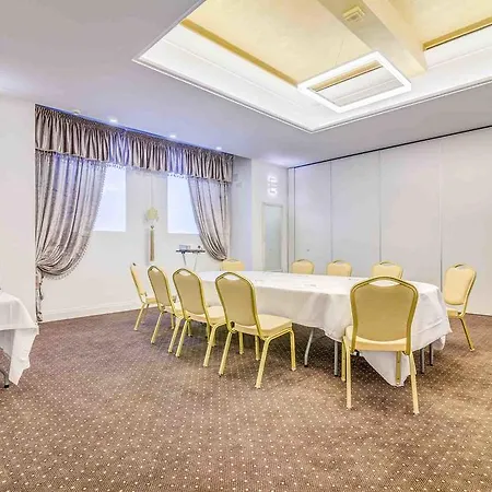 国会大厦酒店 酒店