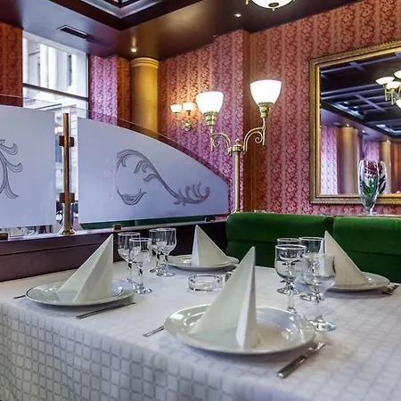 国会大厦酒店 4*