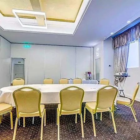 酒店 国会大厦酒店 4*