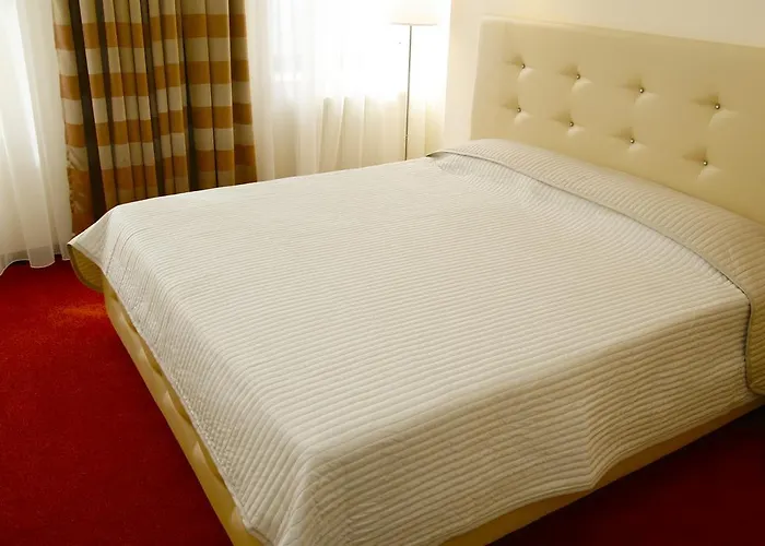 Готель Capitol 4*
