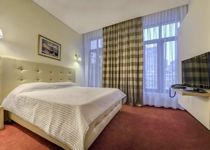 Capitol 4*
