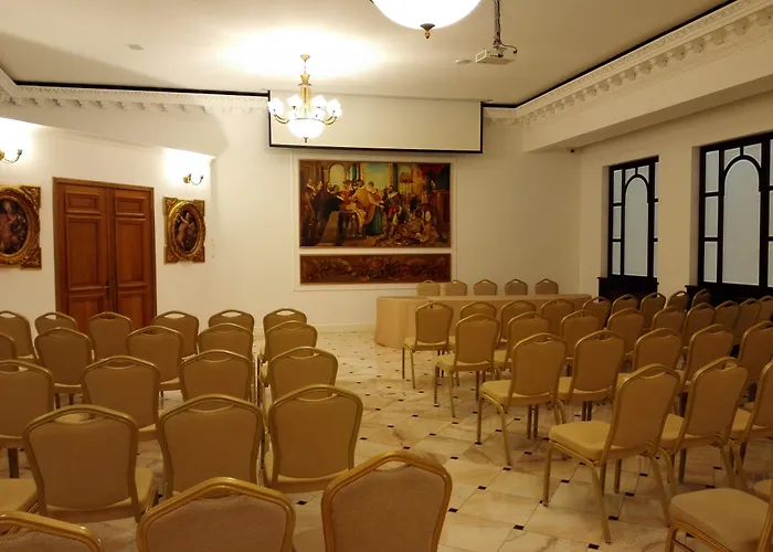Hotel Capitol 4*
