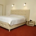Capitol Hotel 4*