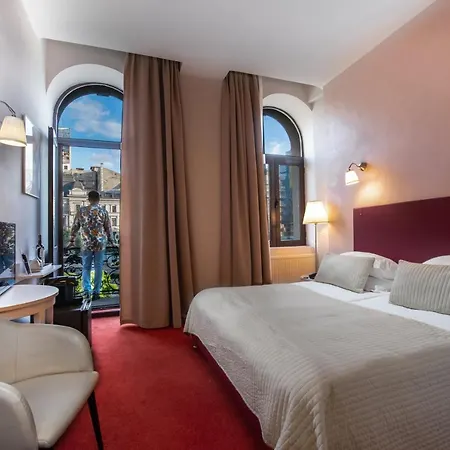 Hotel Capitol 4*