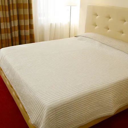 Hotel Capitol 4*