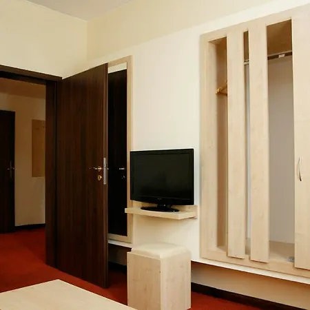 Hotel Capitol 4*
