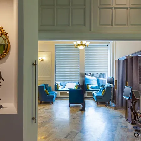 Capitol בוקרשט