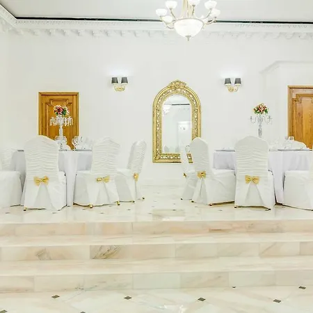 Capitol 4*
